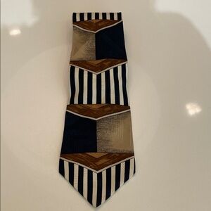 Elegant Italian Chevron Pattern Tie in Navy and Tan